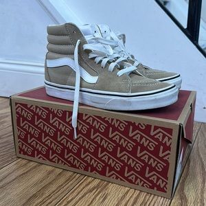Previously worn Sk8-Hi Incense/True White (5.5 Men’s/7.0 Women’s)